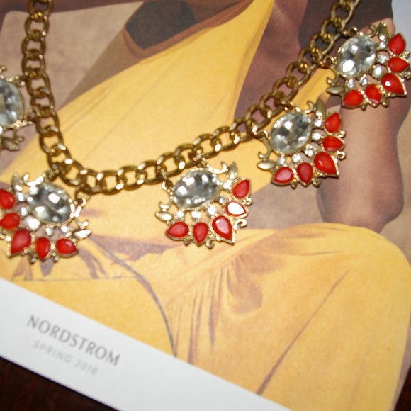 statement necklace - Picture 3 of 3